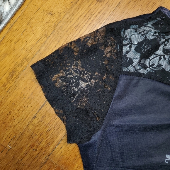 Angel 😇 Tshirt with lace sleeves in black - Picture 8 of 8